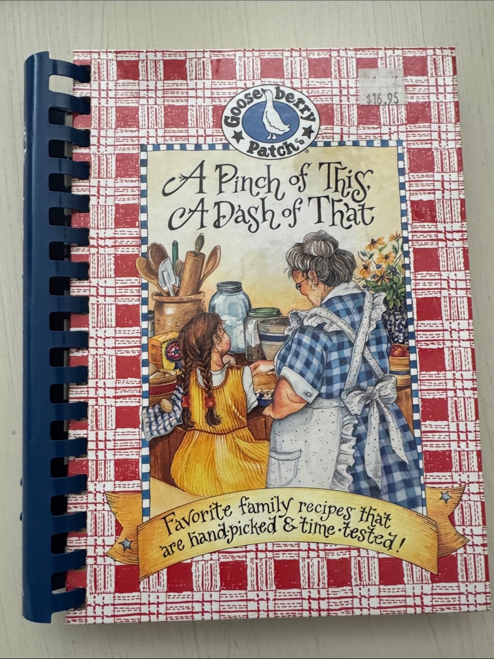 Gooseberry Patch A Pinch of This, A Dash of That Cookbook-in like new condition